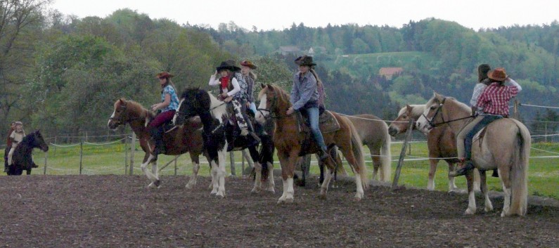 Die betrunkenen Cowboys auf der CV Ponyfarm 2010 - 03