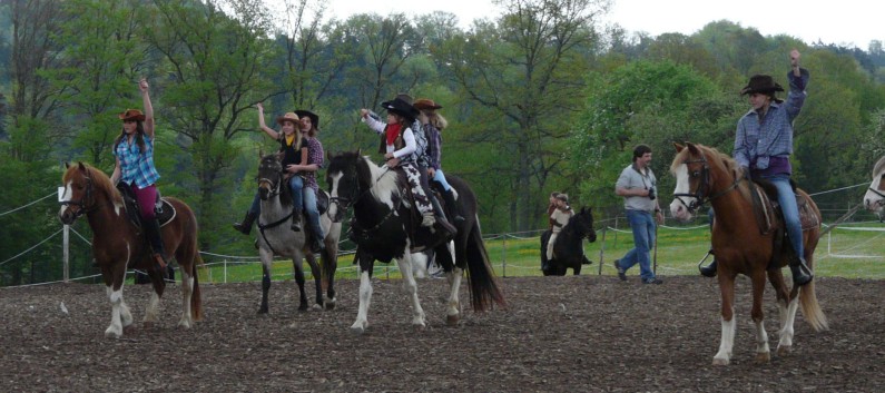 Die betrunkenen Cowboys auf der CV Ponyfarm 2010 - 04