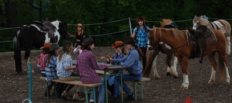 Die betrunkenen Cowboys auf der CV Ponyfarm 2010 - 12