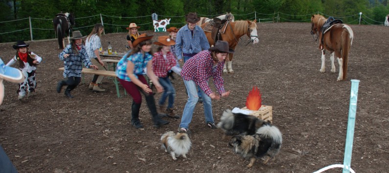 Die betrunkenen Cowboys auf der CV Ponyfarm 2010 - 13