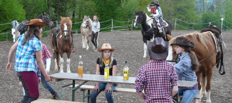 Die betrunkenen Cowboys auf der CV Ponyfarm 2010 - 19