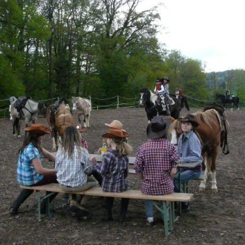 Die betrunkenen Cowboys auf der CV Ponyfarm 2010 - 20