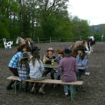 Die betrunkenen Cowboys auf der CV Ponyfarm 2010 - 22