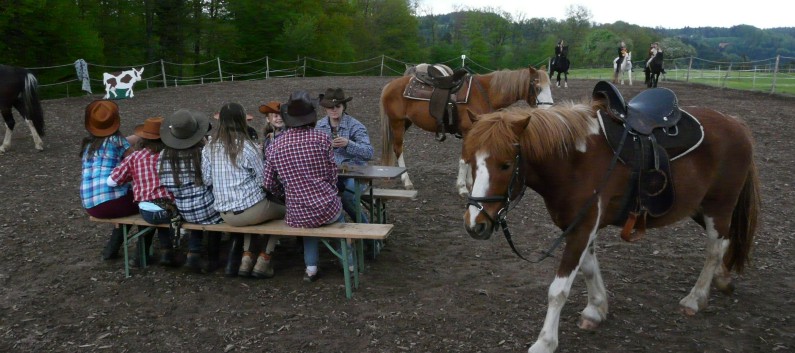 Die betrunkenen Cowboys auf der CV Ponyfarm 2010 - 25