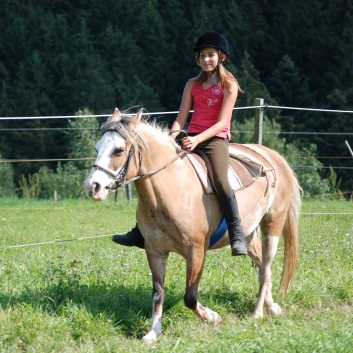 Relaxen und Entspannen auf den Ponys der CV Ponyfarm in Murrhardt - Hinterbüchelberg 20
